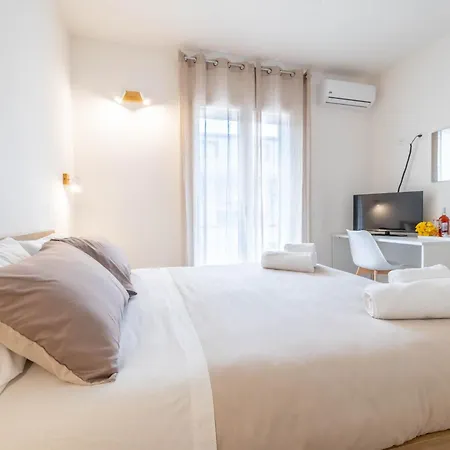 Corona Guest House Panzió