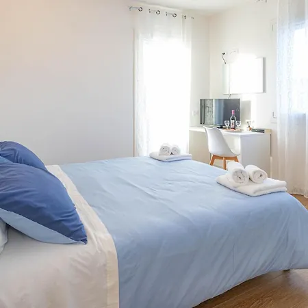 Corona Guest House 3*